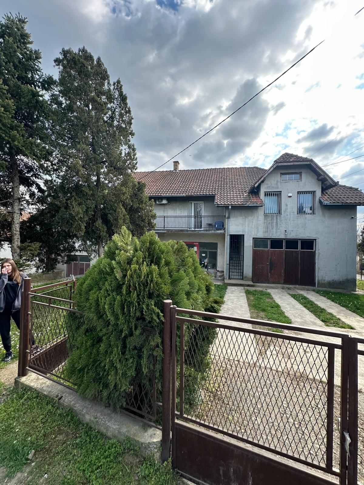 Kuća u Obrenovcu – Zvečka – 320m2