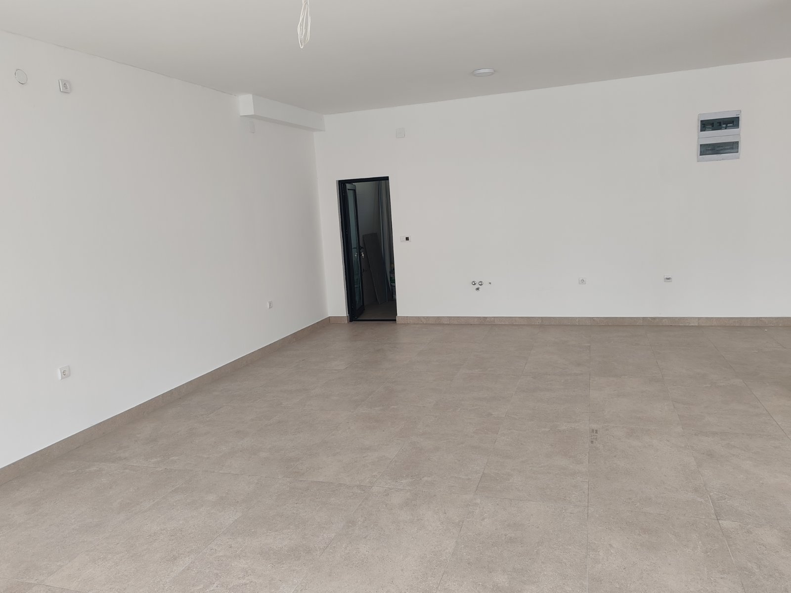 Lokal -Zdravkovićeva – 75 m2